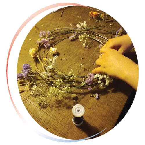 Vignette ronde atelier confection de couronnes de fleurs